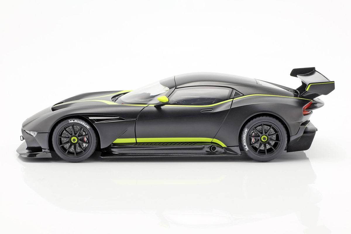 Matt Black with Lime Green Stripes 1/18 Model Car P4549