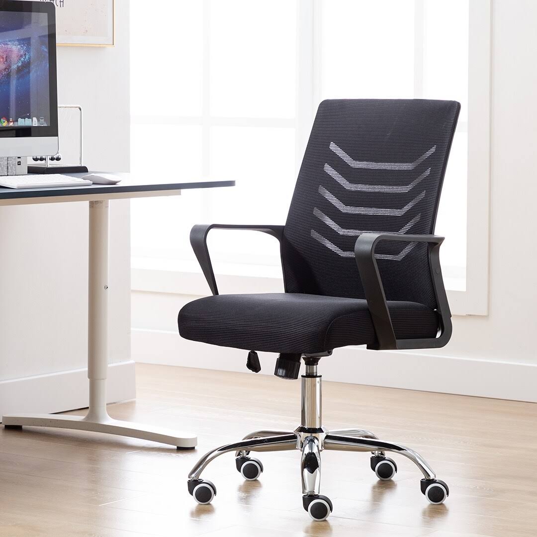 Adjustable Swivel Office Chair Black M348