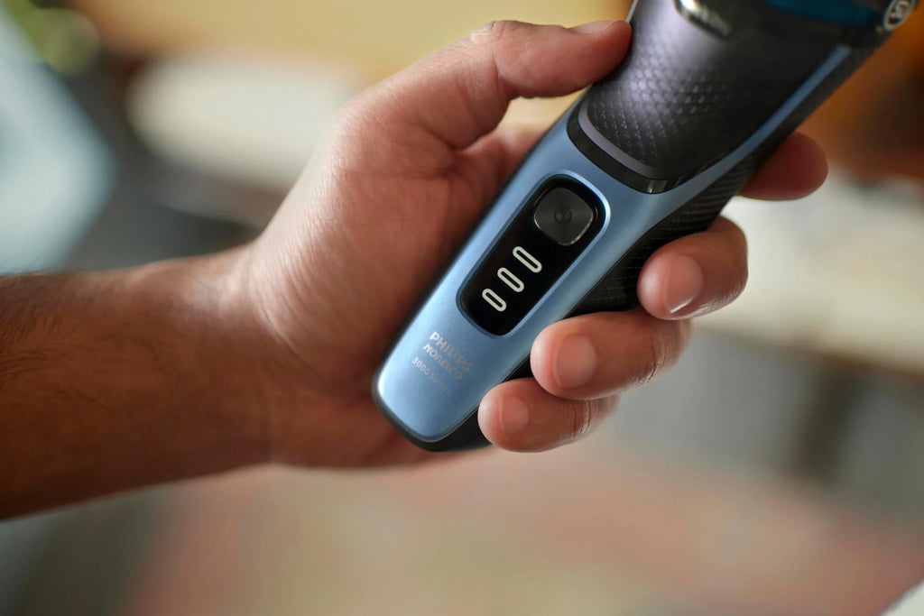 Rechargeable Wet & Dry Electric Shaver with Pop-Up Trimmer F7174