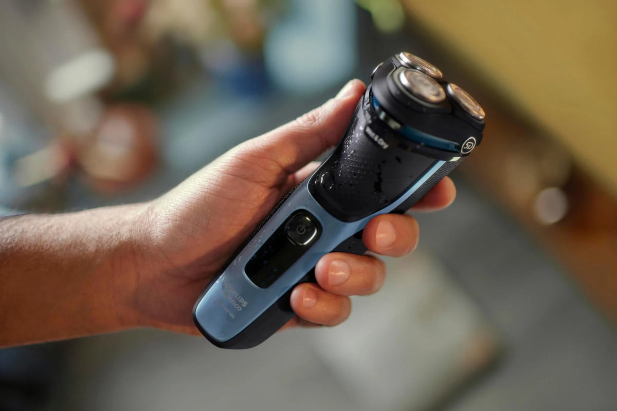 Rechargeable Wet & Dry Electric Shaver with Pop-Up Trimmer F7174